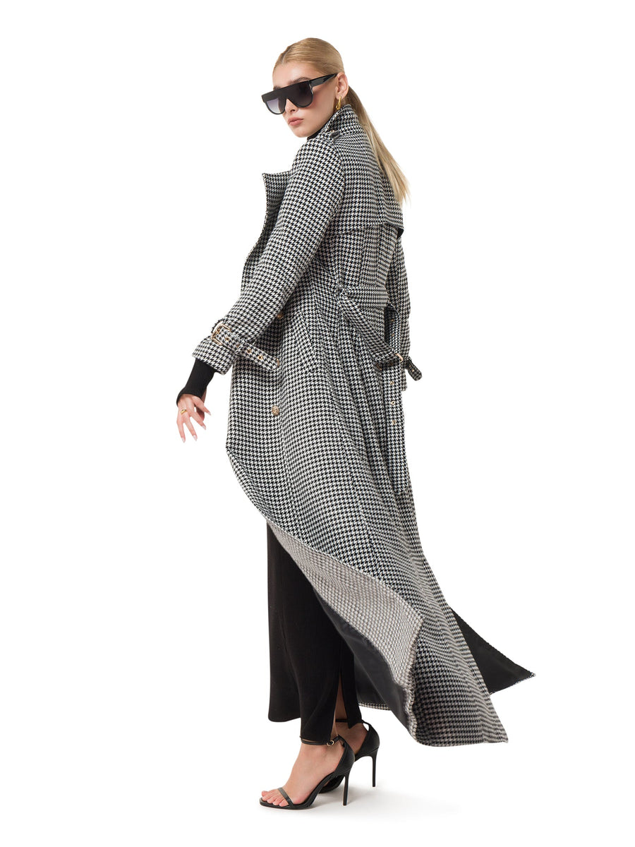 Elegant long black and ivory trench coat for women with side movement – ALALYA UAE fashion